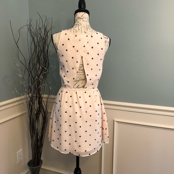 O’Neill Open Back Sundress w Black Polka Dots - Picture 3 of 9